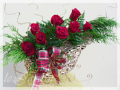 Santa's Sleigh Christmas Roses :: Special Arrangement