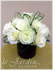 White & Green Flower Arrangements | 561-627-8118
